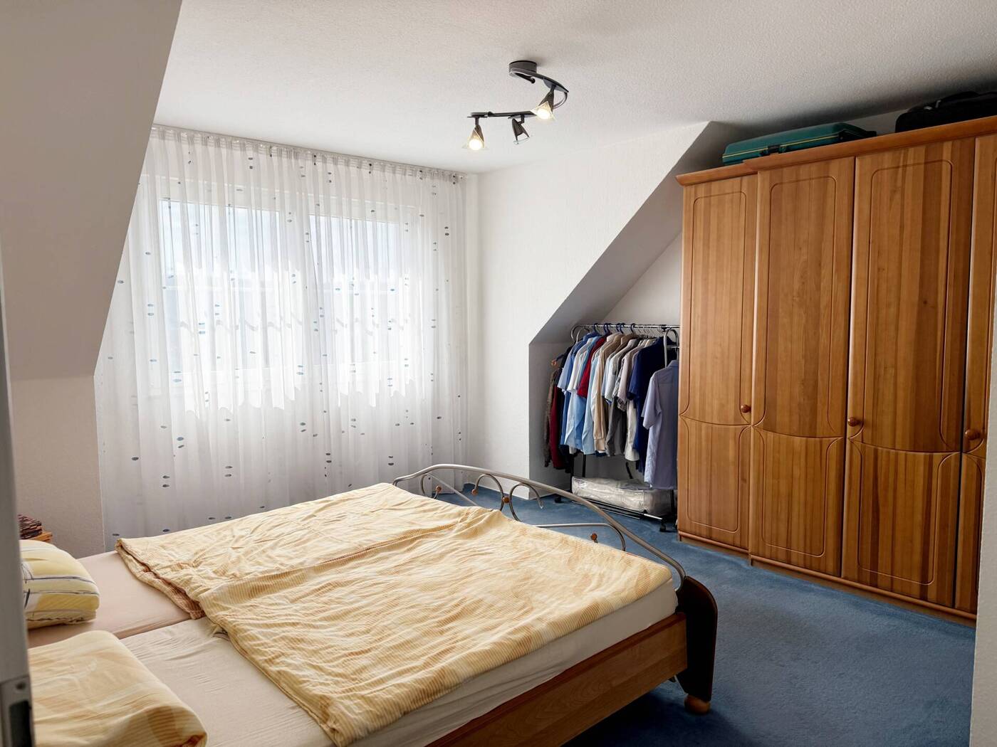 Schlafzimmer (Haus links)