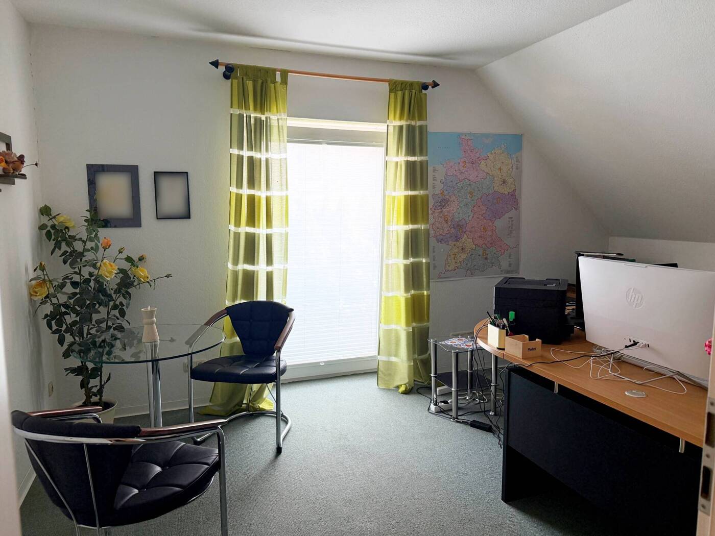 Büro/Kinderzimmer (Haus links)