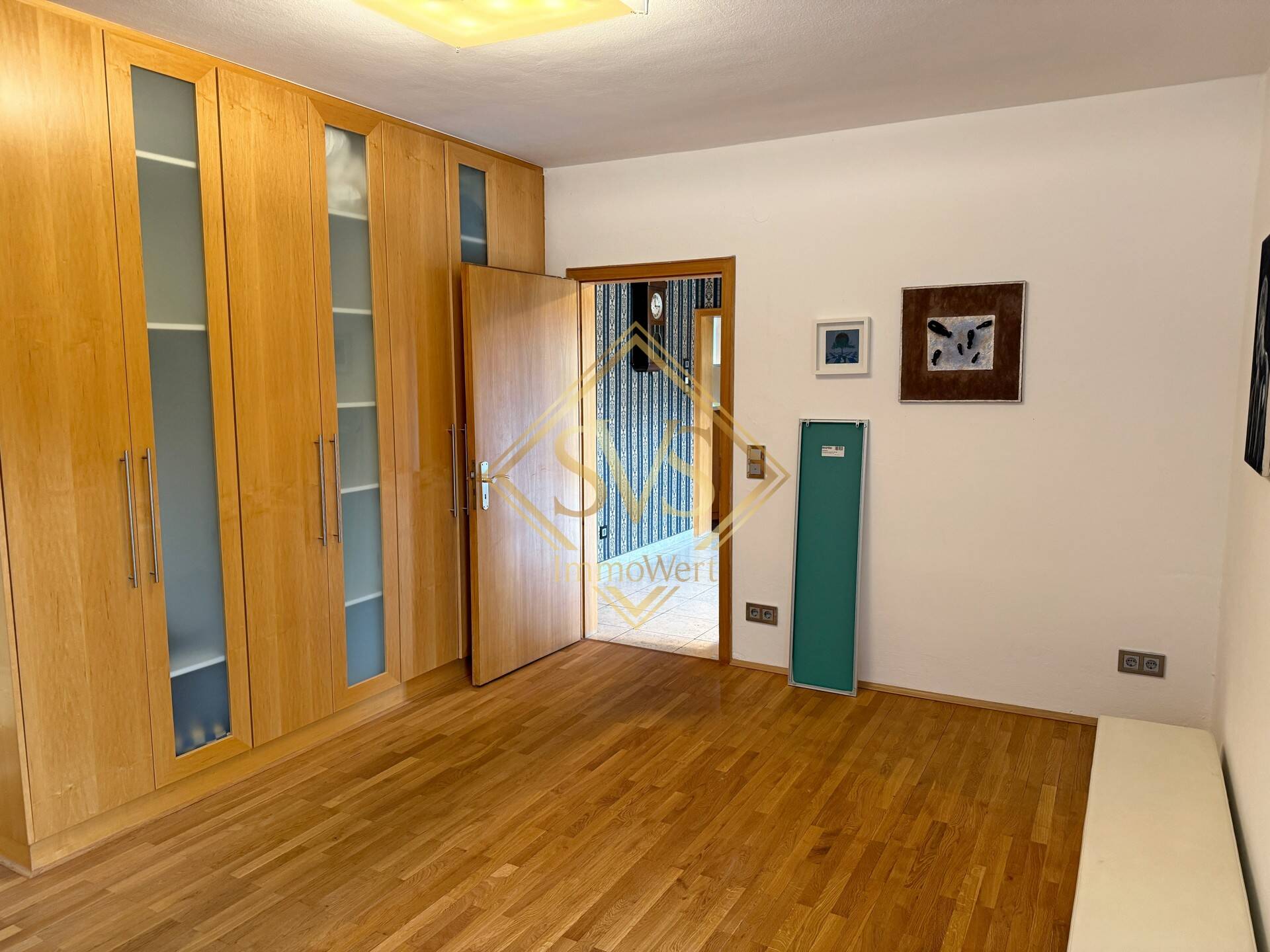 Schlafzimmer 1