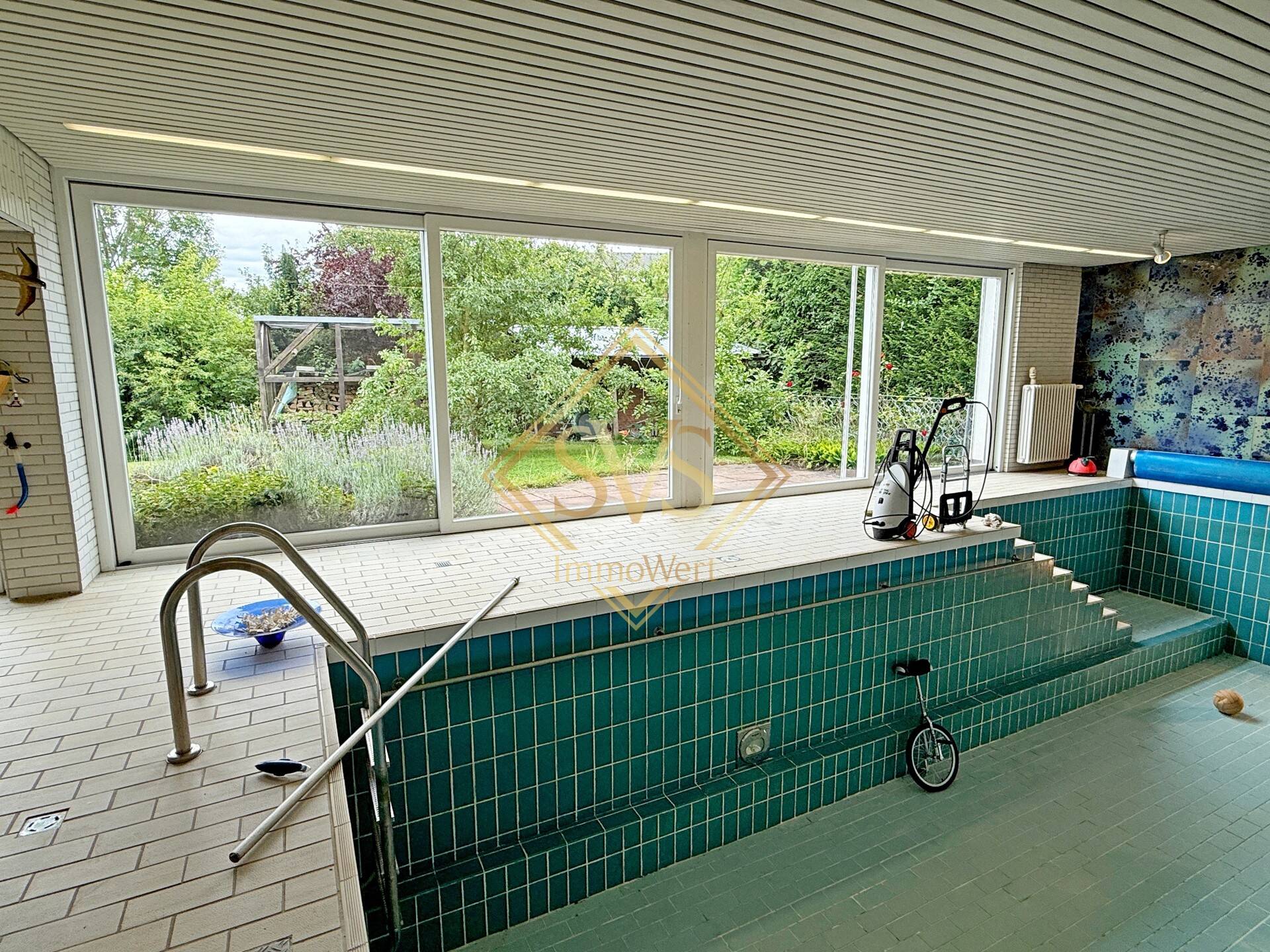 Poolhaus
