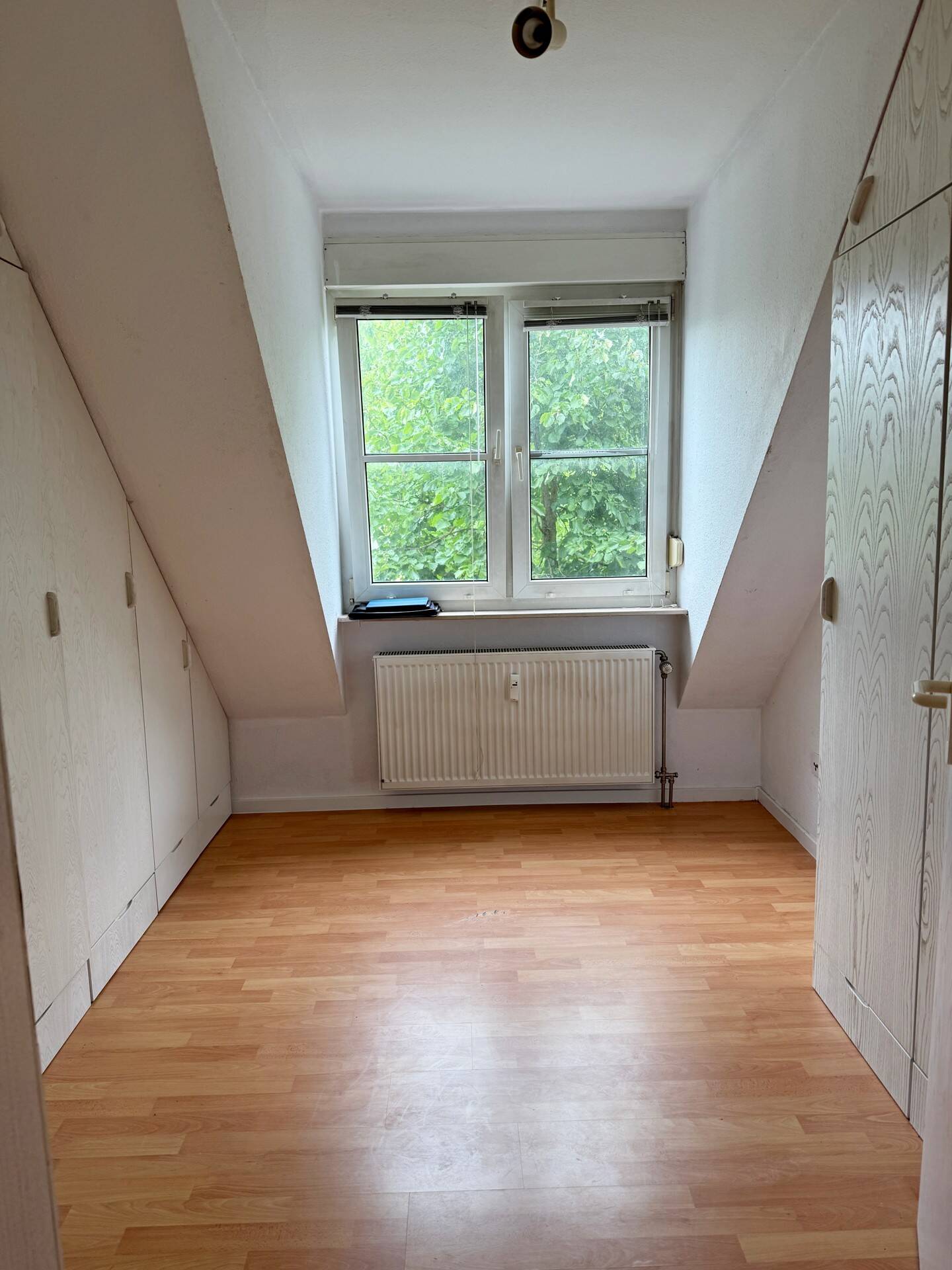 Schlafzimmer 1