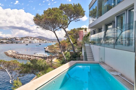 Villa in 1. Meereslinie in Santa Ponsa