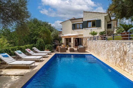Villa in Calvià kaufen mit privatem Pool, 1.081 m² Grundstück, Doppelgarage und viel Privatsphäre