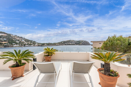 Erste Meereslinie Mallorca – Penthouse mit Pool, Terrasse und Strandzugang