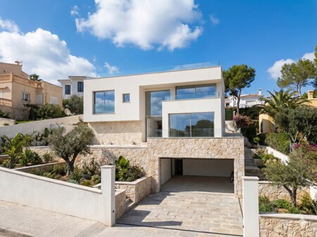 Moderne Neubauvilla mit beheiztem Pool in El Toro bei Port Adriano, Mallorca – zu verkaufen