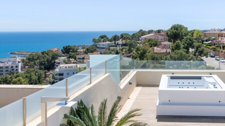 Blick Dachterrasse mit Jacuzzi