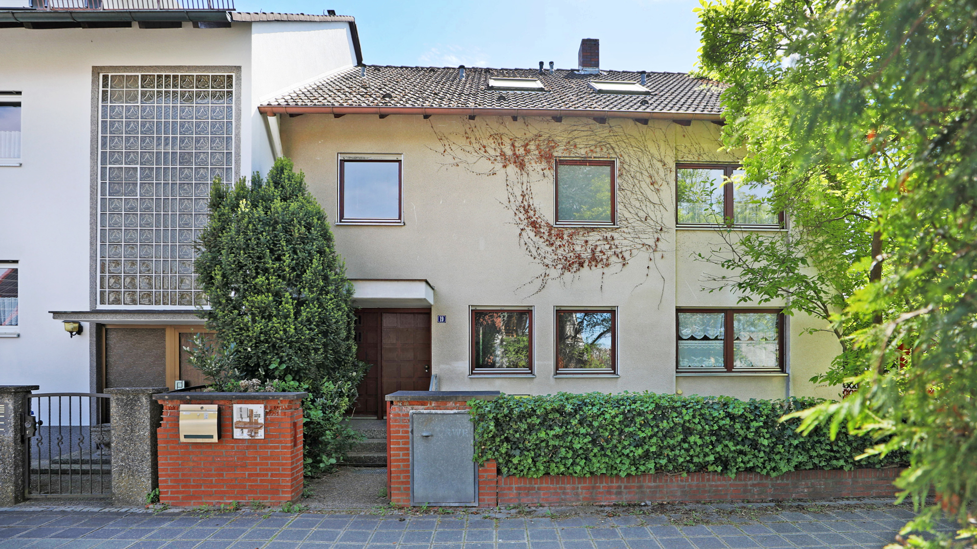 Straßenansicht