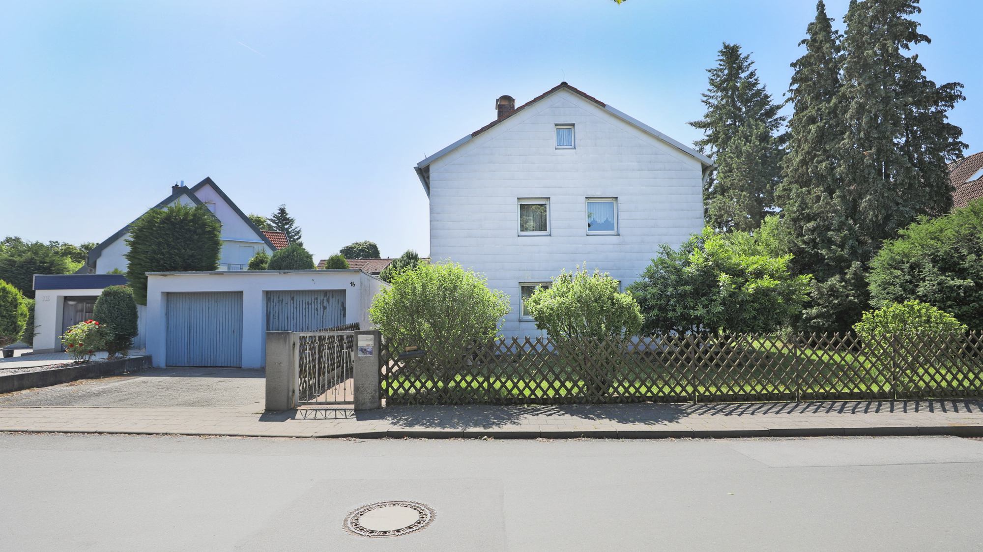 Straßenansicht