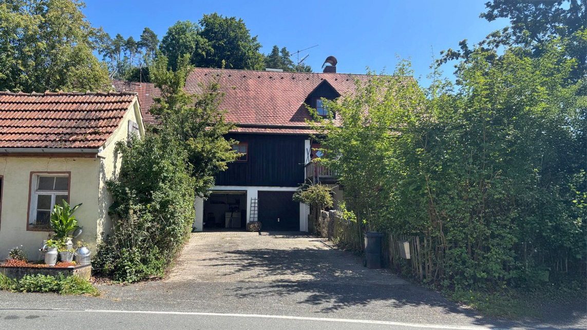 Außenbild Hofzufahrt