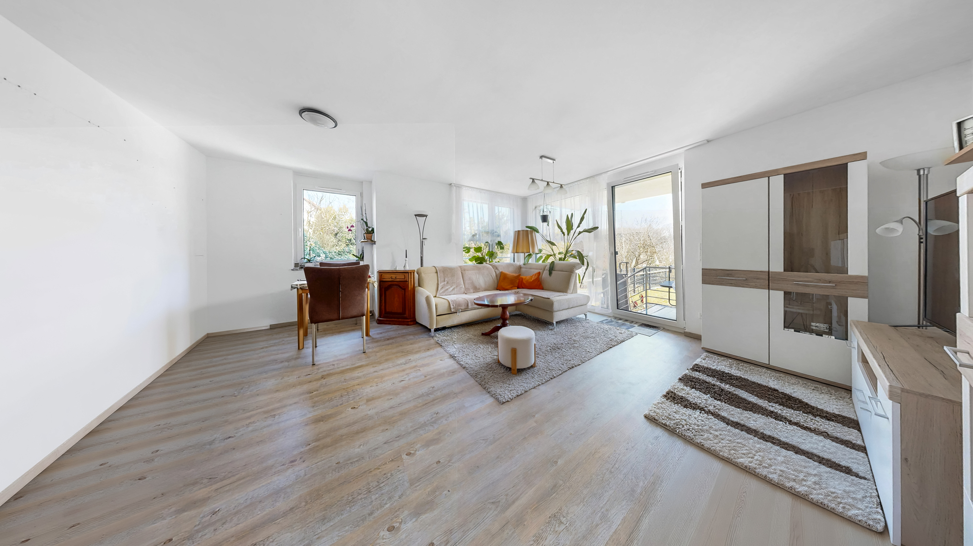 Wohn-/Ess-/Küchenbereich