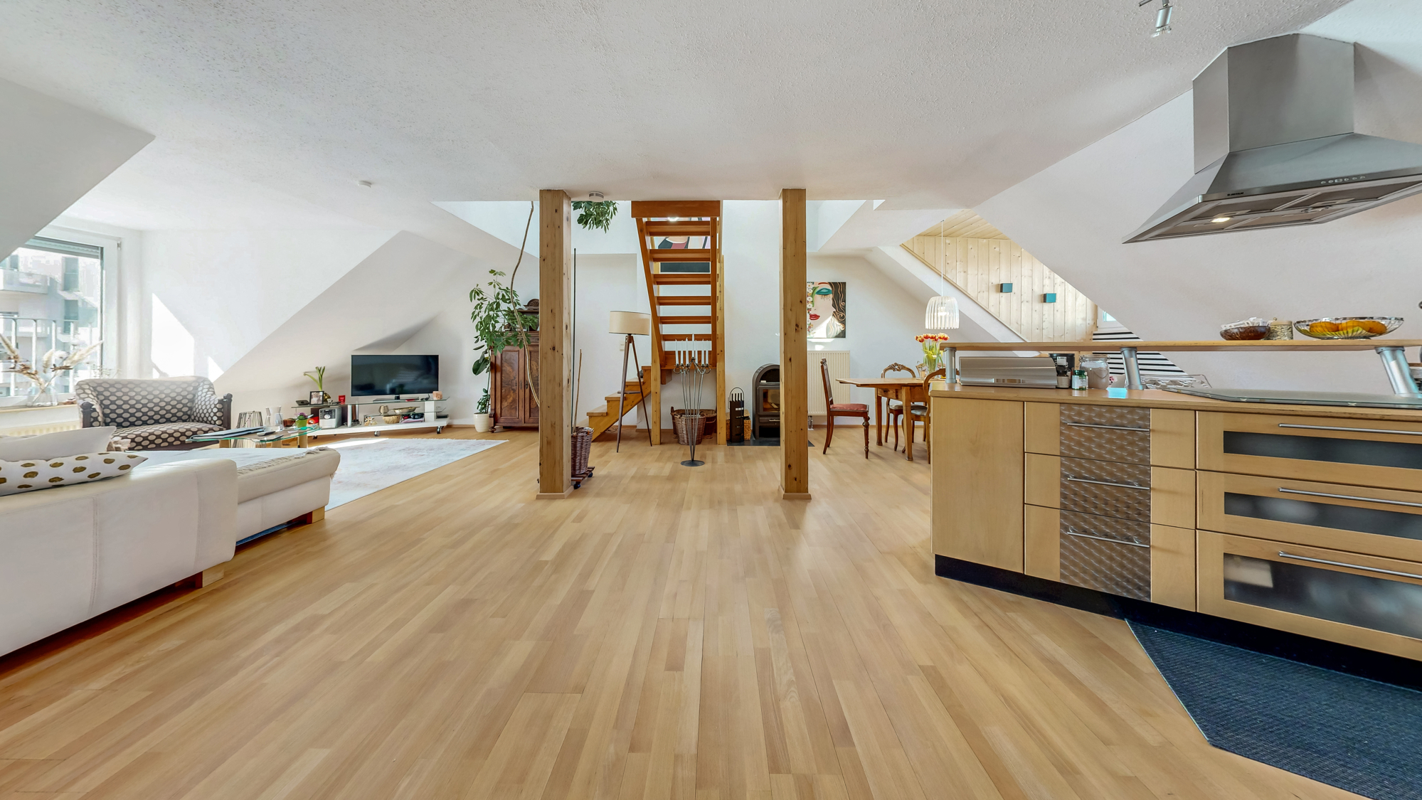 Wohn-/Ess-/Küchenbereich