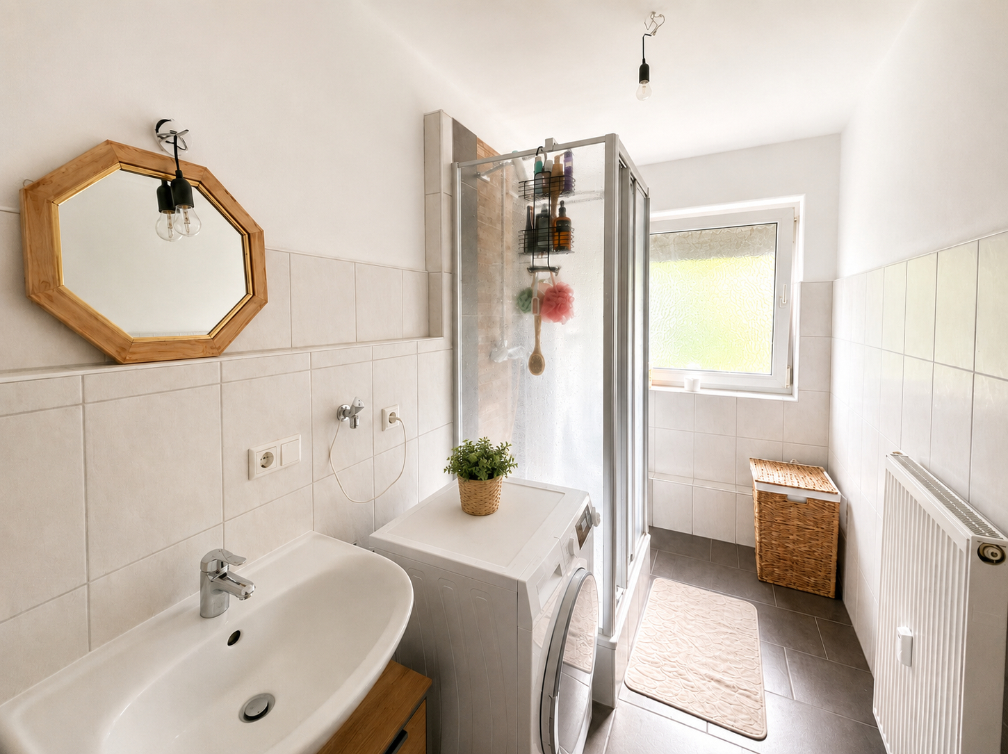 Tageslichtbad mit Dusche