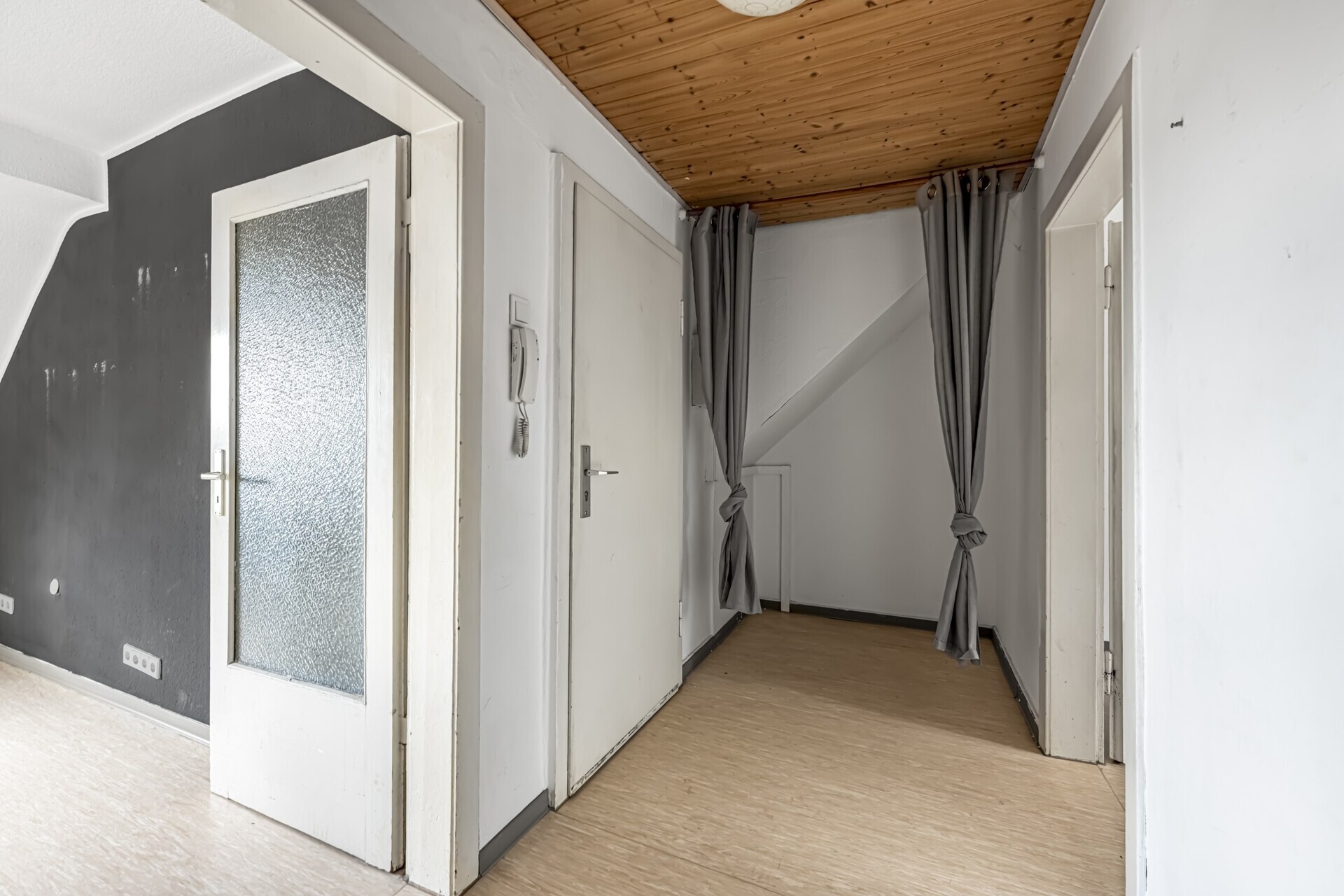 Attraktives Mehrfamilienhaus mit 4 Wohneinheiten, vollständig saniertem Erdgeschoss und Terrasse – Ansicht 13