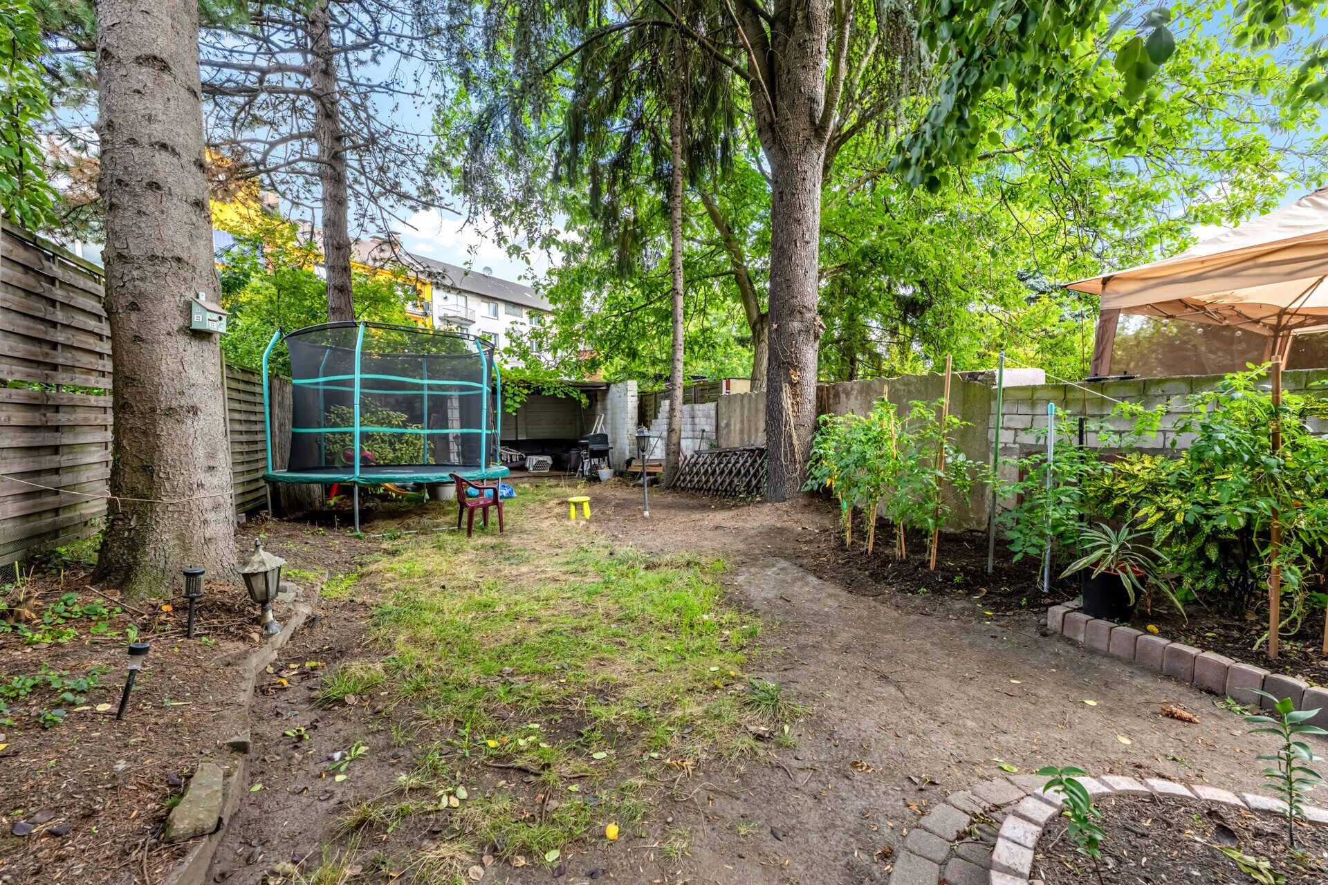 Attraktives Mehrfamilienhaus mit 4 Wohneinheiten, vollständig saniertem Erdgeschoss und Terrasse – Ansicht 19