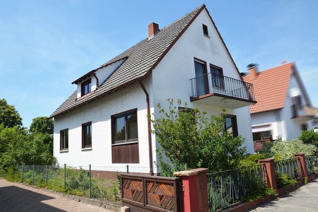 Seltene Gelegenheit: Freistehendes 1-2 Familienhaus mit tollem Garten in top Lage Hassloch