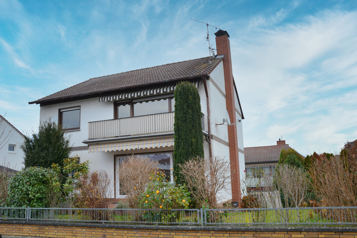 Großzügiges Zweifamilienhaus mit Doppelgarage und großem Erweiterungspotenzial in Grünstadt