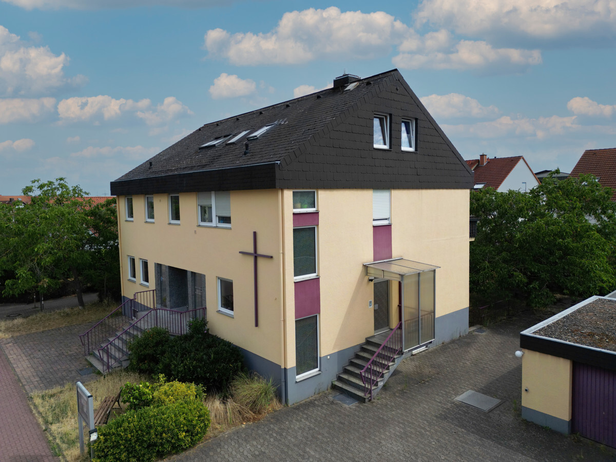 Wohn- und Geschäftshaus mit 3 separaten Einheiten in ruhiger Lage von Neustadt