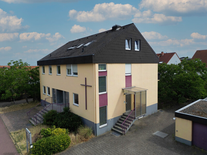 Wohn- und Geschäftshaus mit 3 separaten Einheiten in ruhiger Lage von Neustadt
