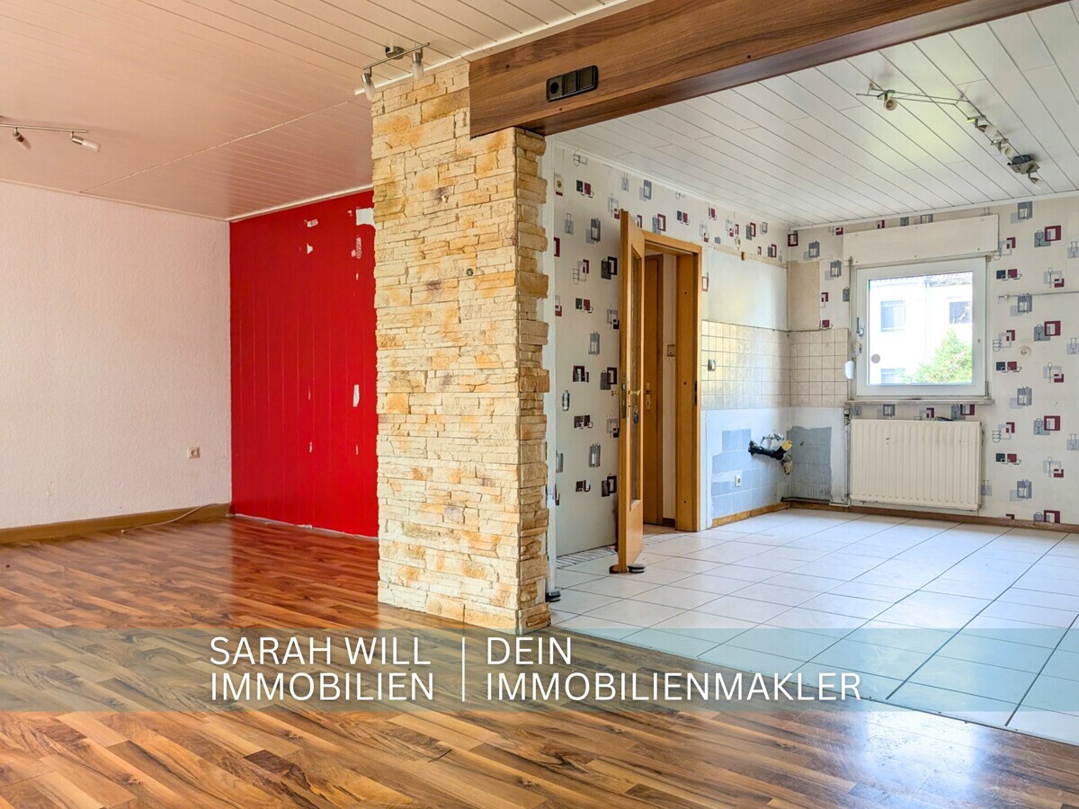 *RESERVIERT* Haus mit Potenzial – Renovierungsbedürftiges REH in zentraler Lage von Neustadt