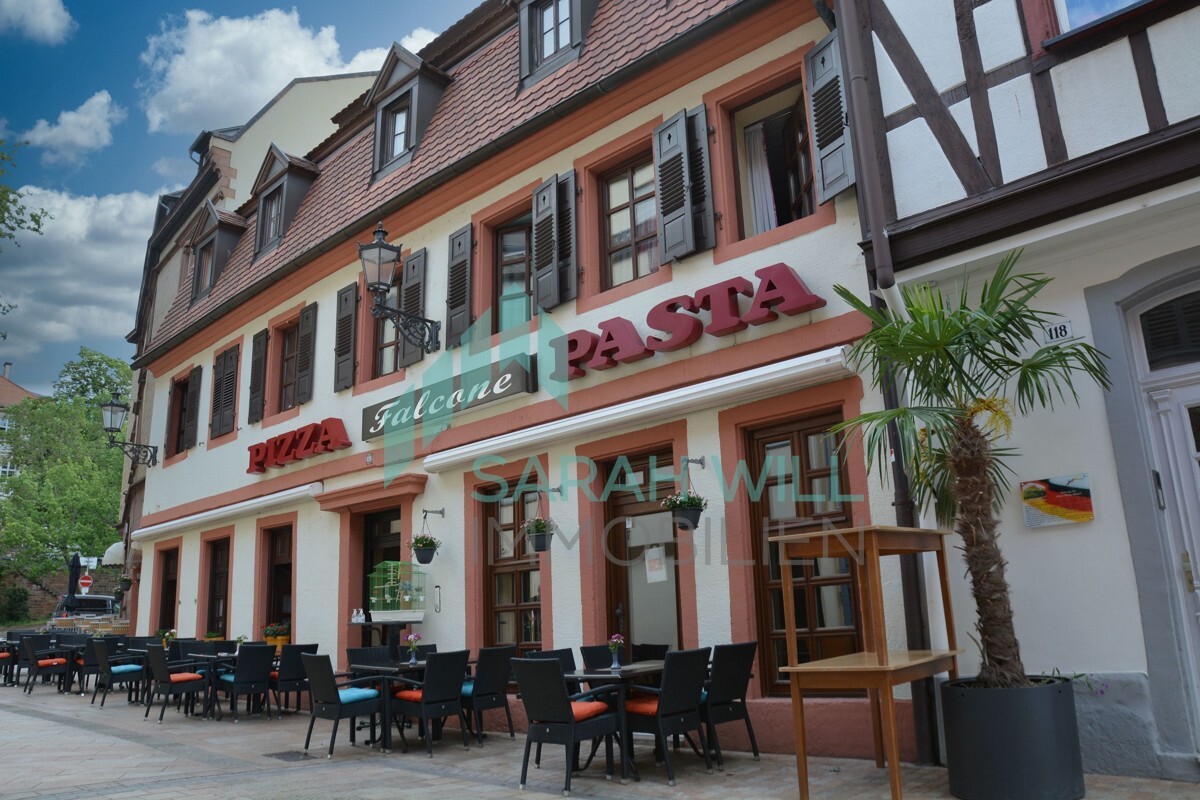 Wohn-und Geschäftshaus in Neustadter Fußgängerzone