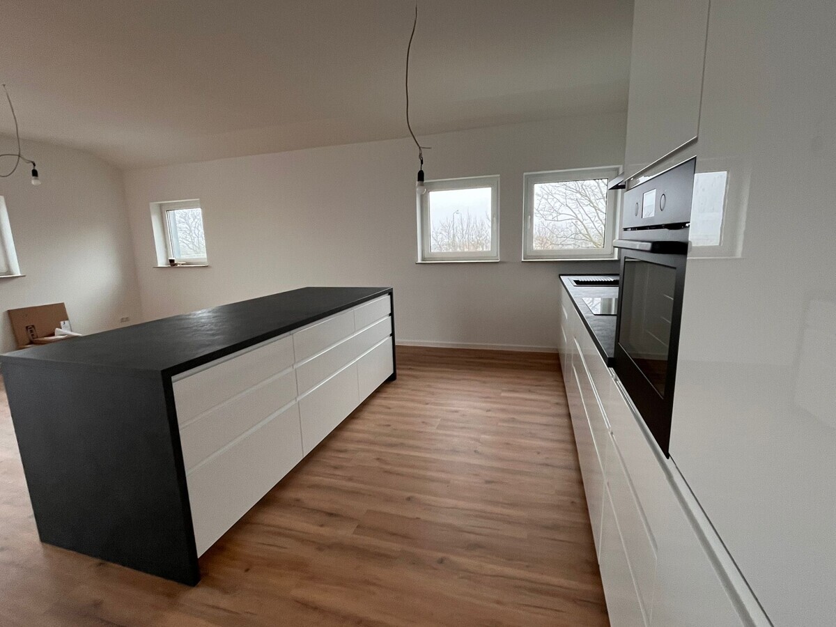 Küche mit Mittelblock 