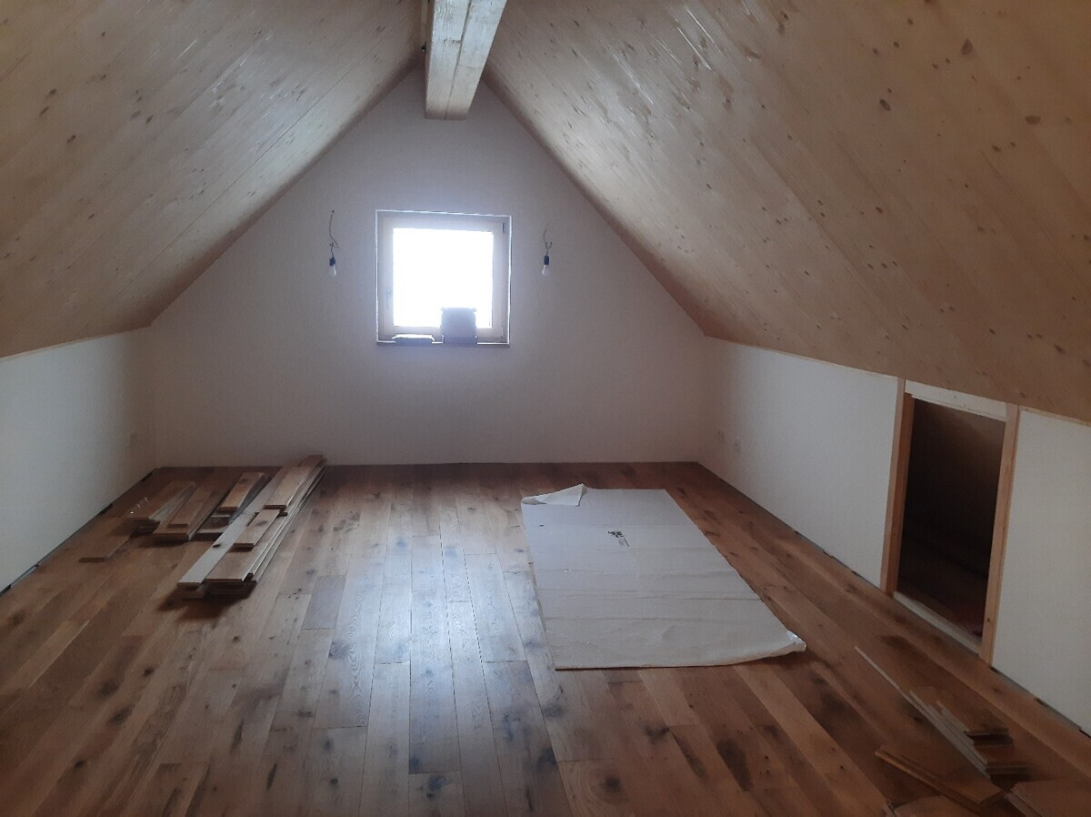 Schlafzimmer:Büro unterm Dach