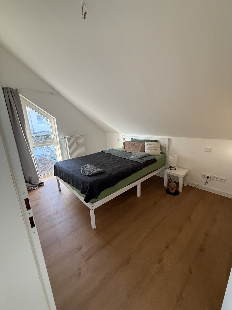 Schlafzimmer mit Einbauschrank