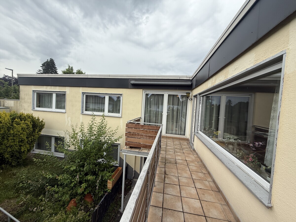 Rundum-Terrasse 1.OG