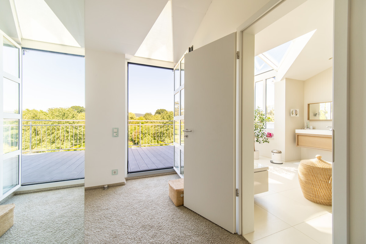 Austritt auf umlaufenden Balkon