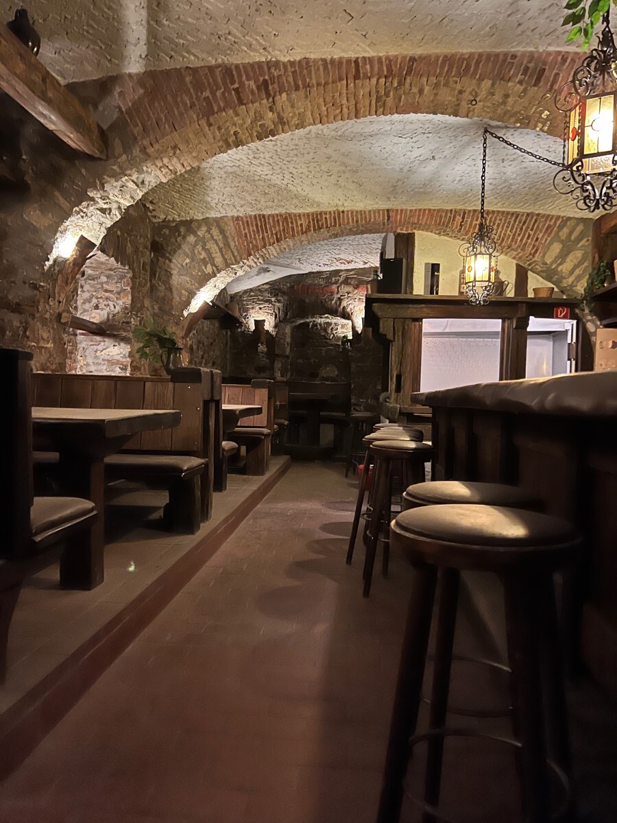 Bar im Keller