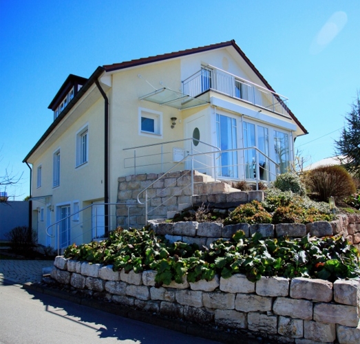 Aussenansicht_Haus_rechts_quer