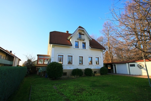 Aussenansicht mit Gartenn