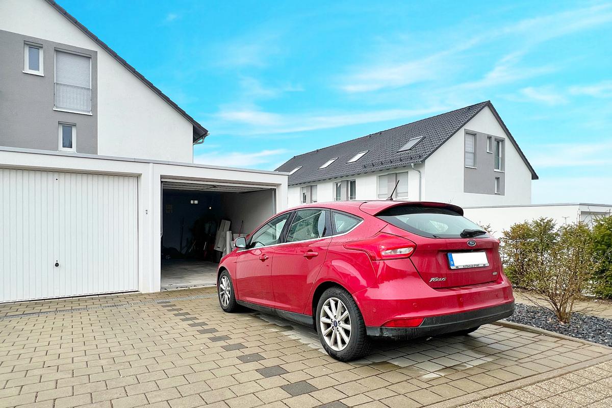 Garage & Stellplatz