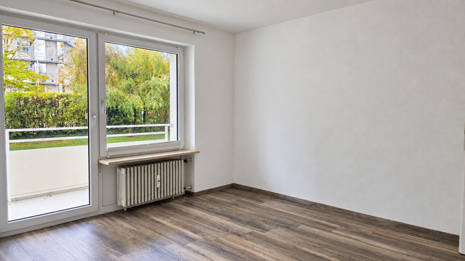 Schlafzimmer mit Balkonzugang