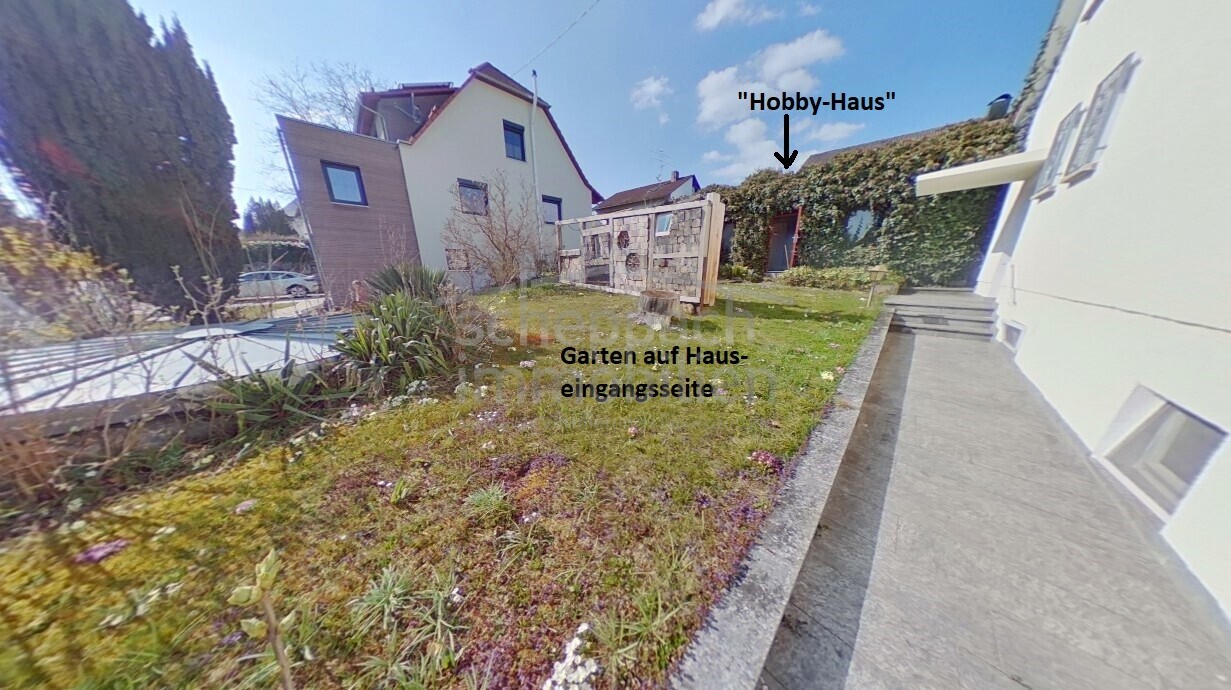 8 Außen Zum Hauseingang