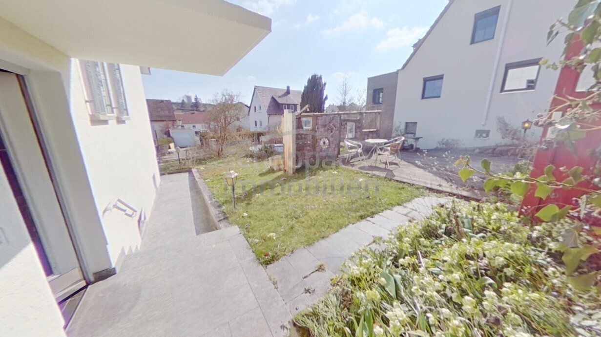 11 Außen Garten Hauseingang