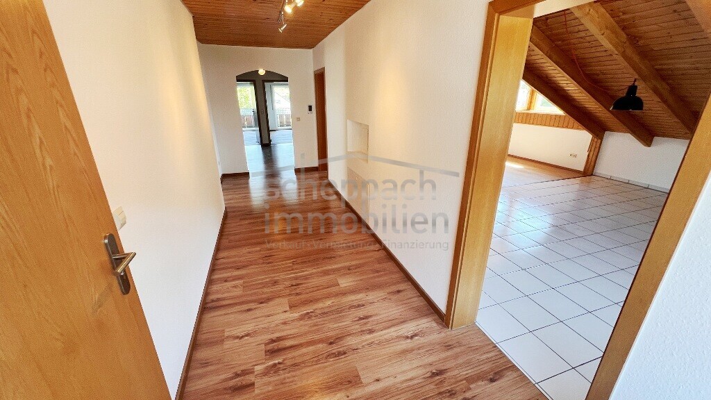 16 Wohnungsflur