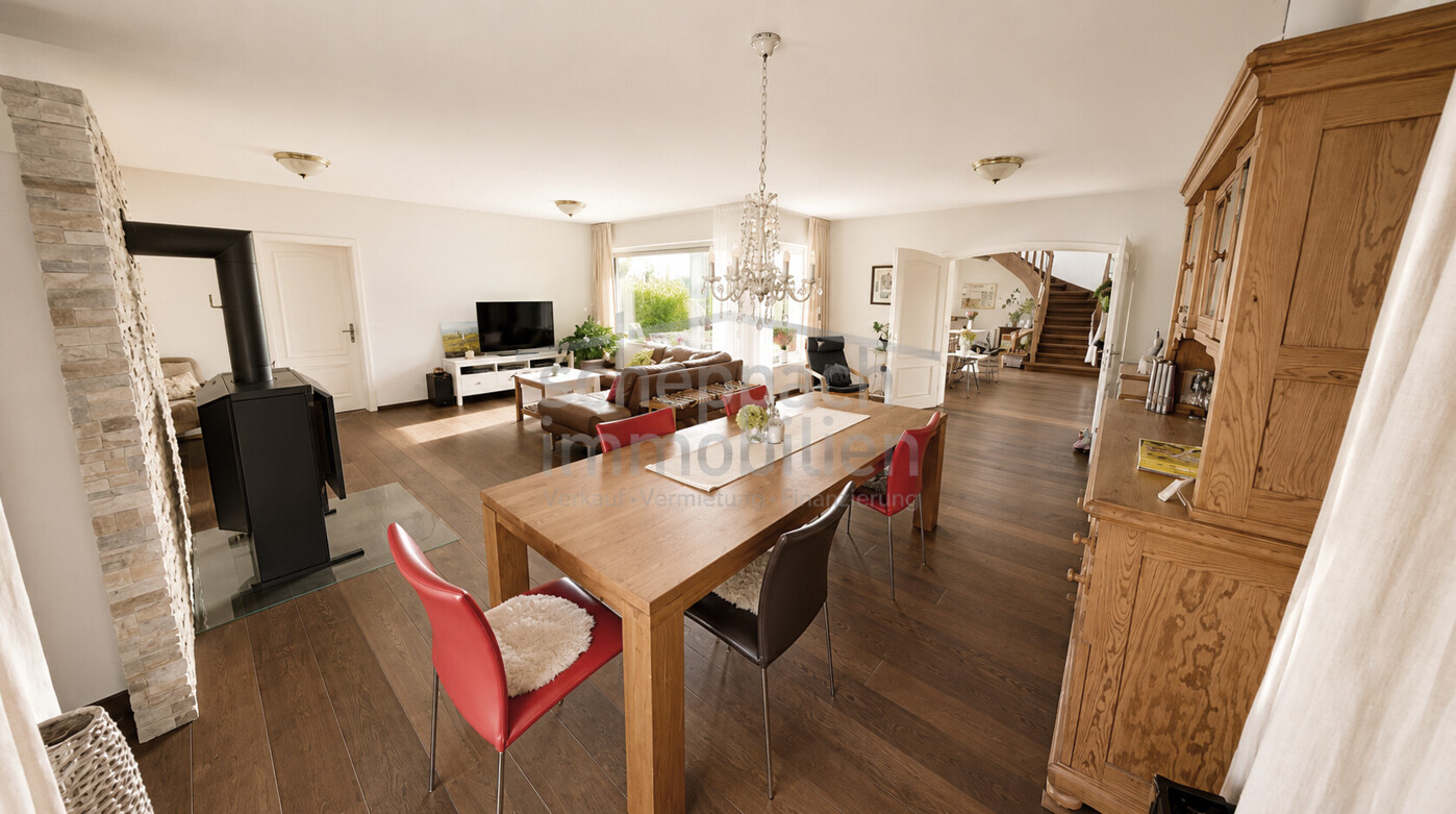 16 EG Wohnen, Essen
