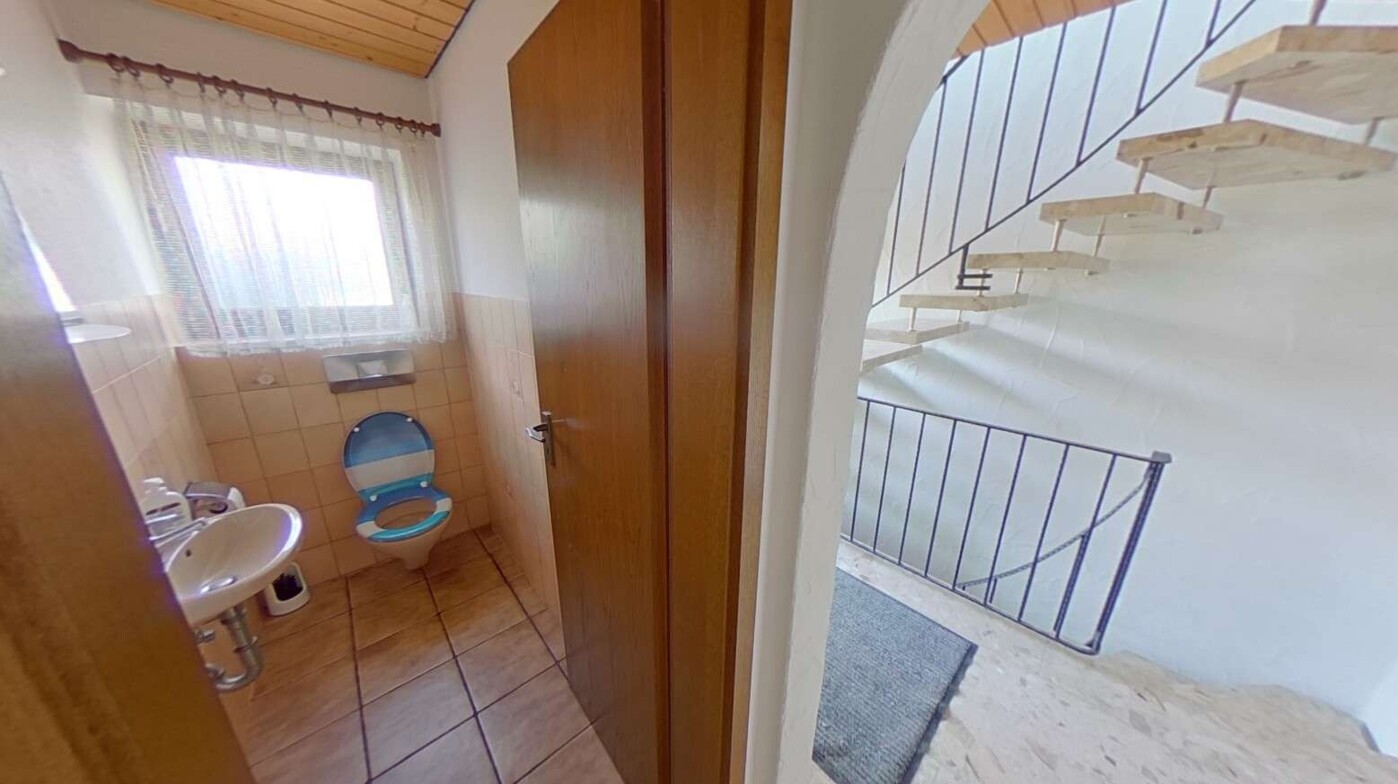 8 EG Hausflur Gäste-WC