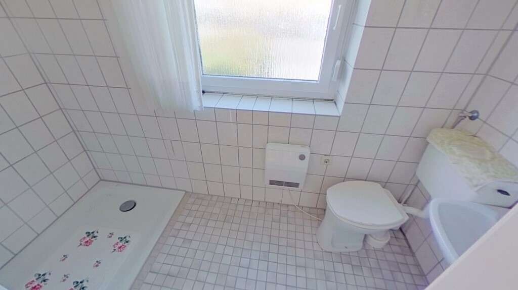 13 EG Badezimmer