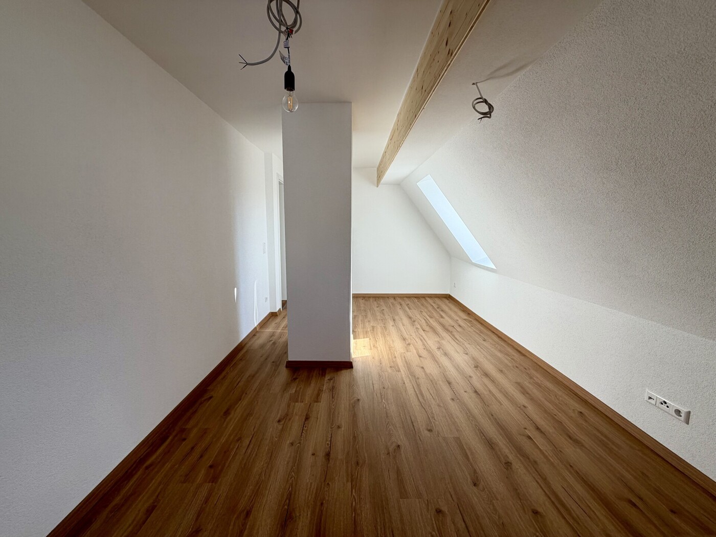 Zimmer 2 Dachgeschoss 