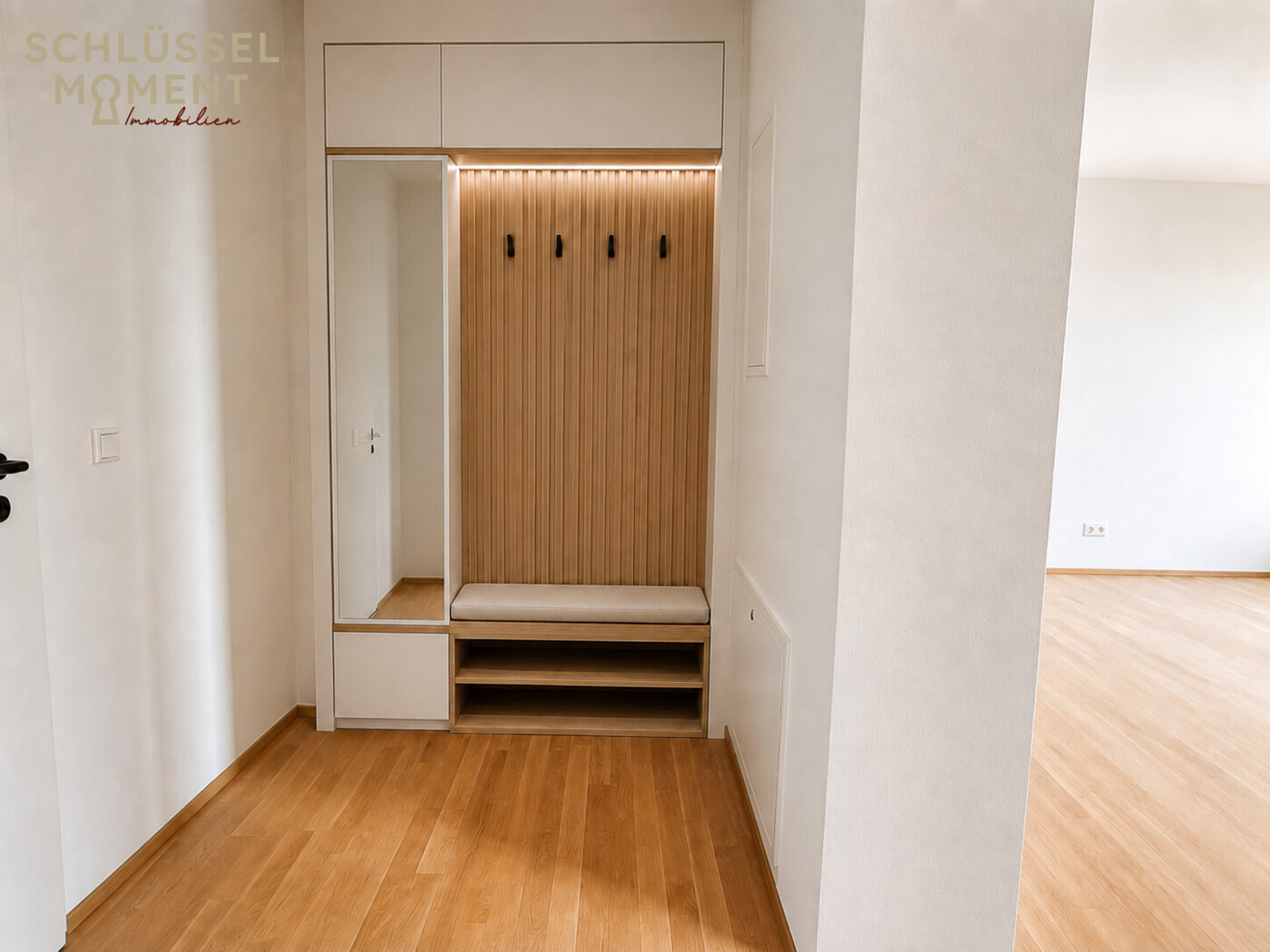 Flur mit Garderobe