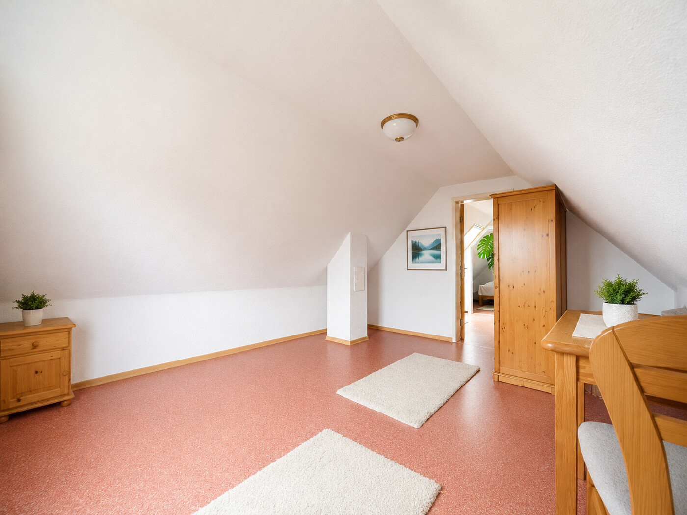 Zimmer 2 Dachgeschoss 