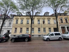 Hausfront 02