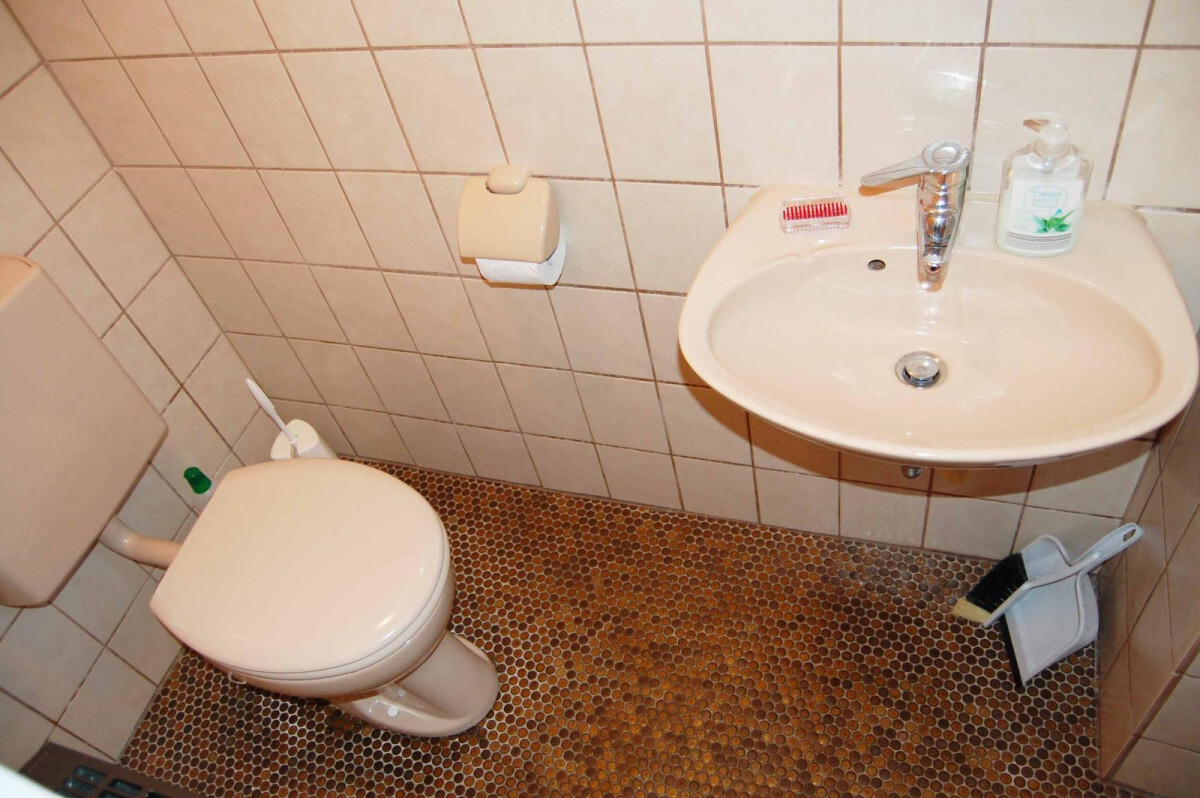 Gäste-WC EG