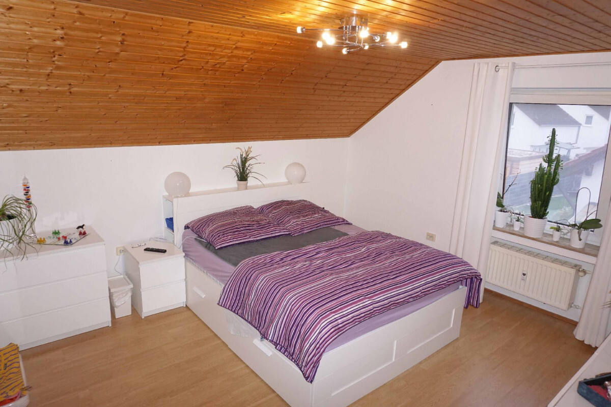 Schlafzimmer 2 OG