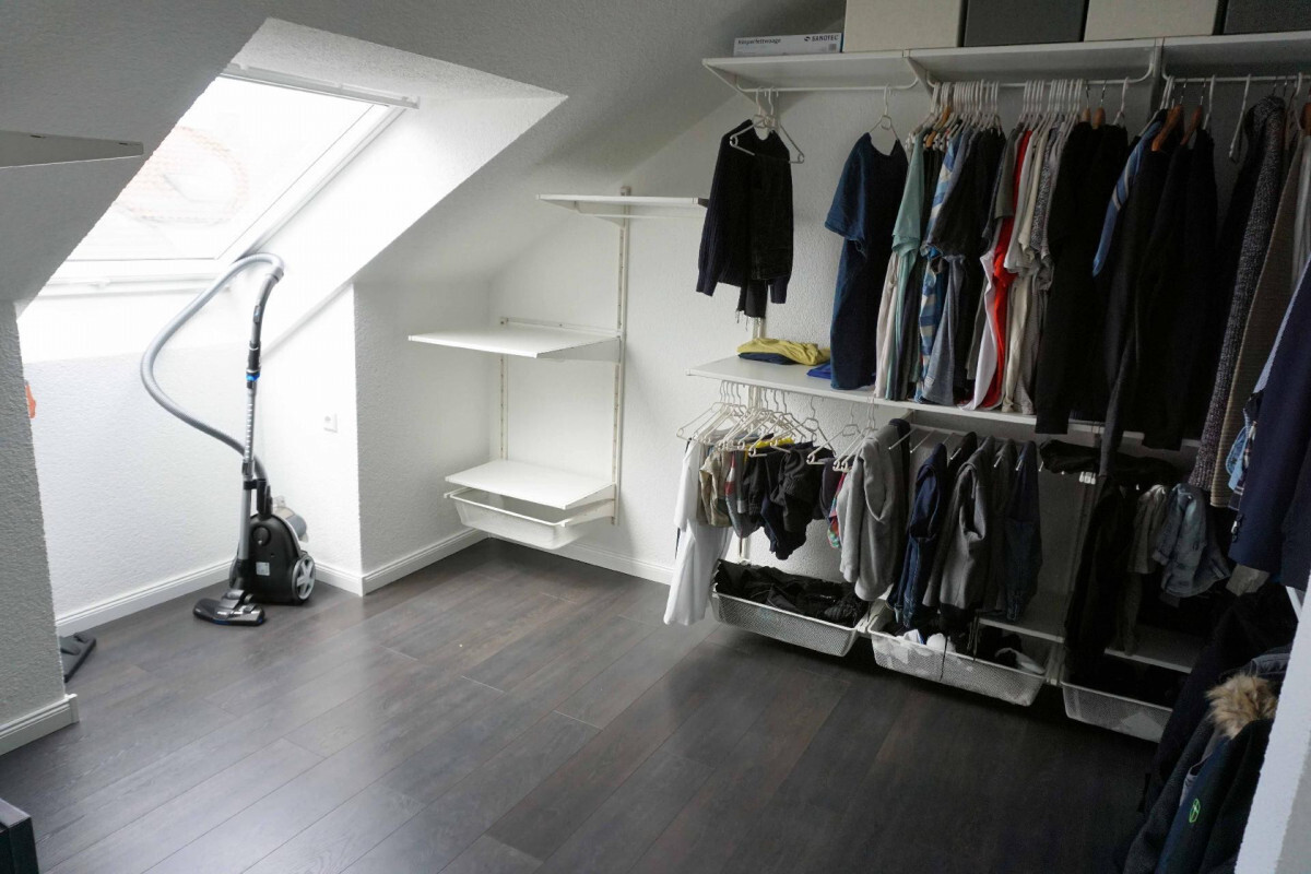 Schlafzimmer/ begehbares Ankleidezimmer