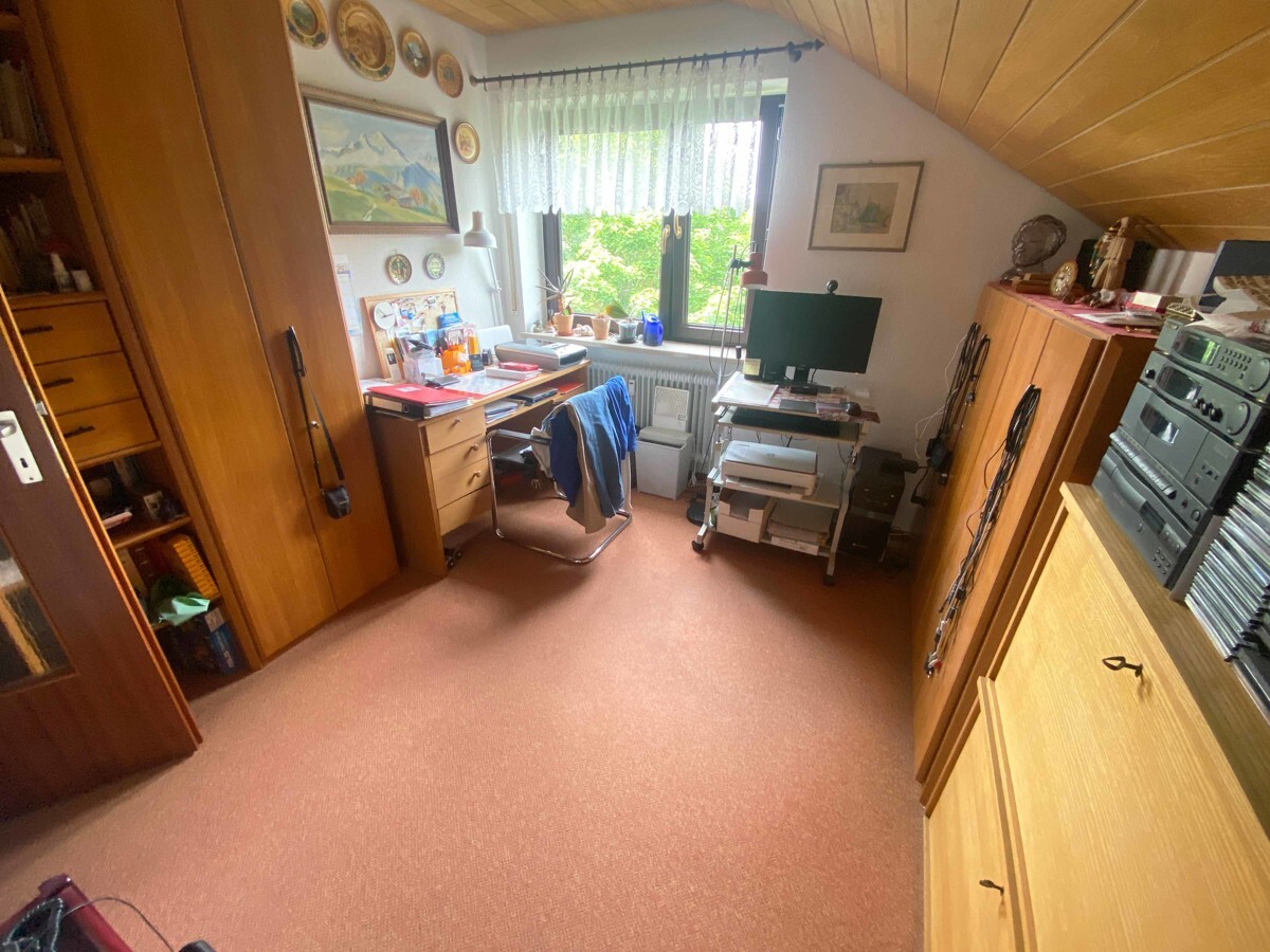 Kinder-/Schlafzimmer