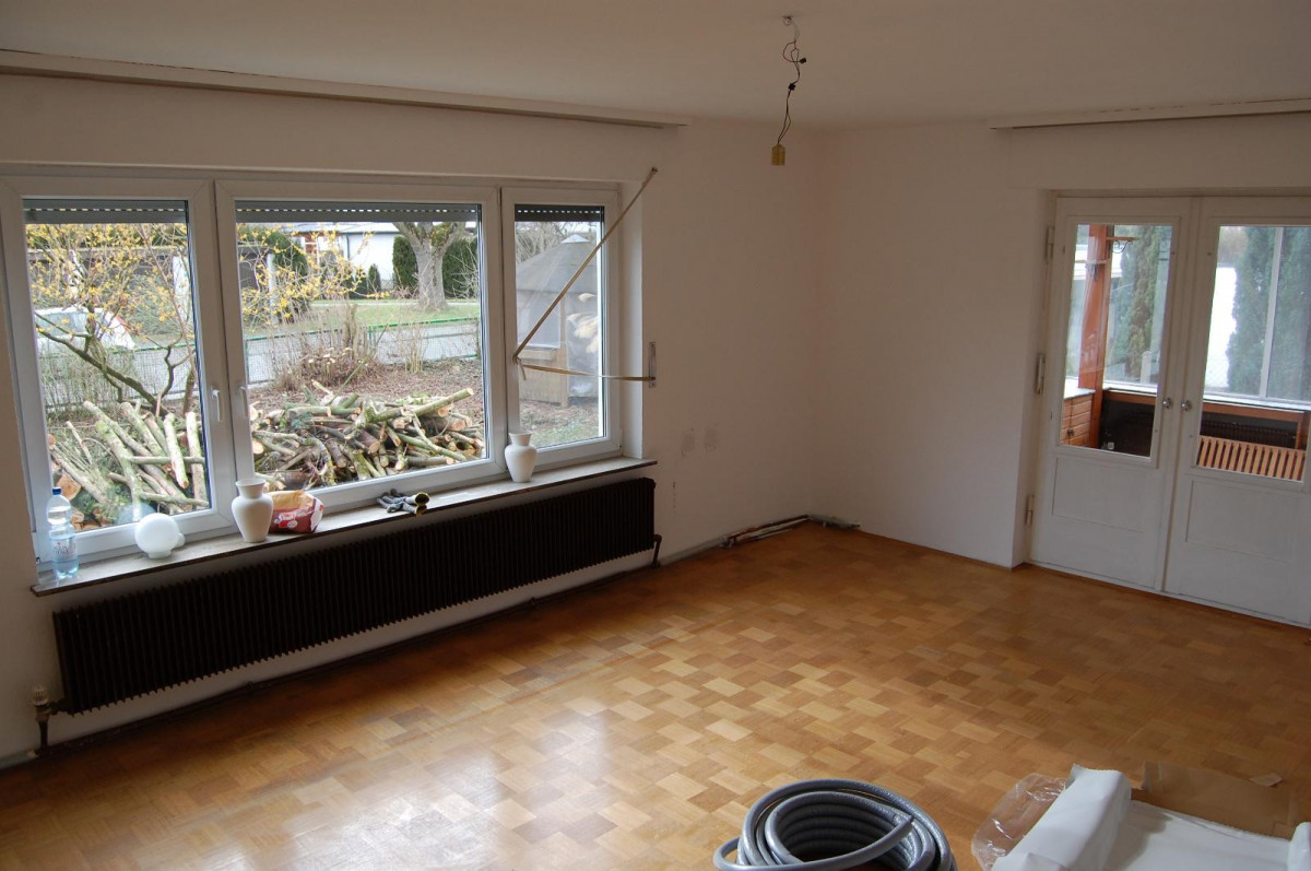 Wohnzimmer - noch unbearbeiteter Fußboden