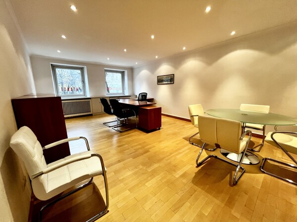 Büro 1 I